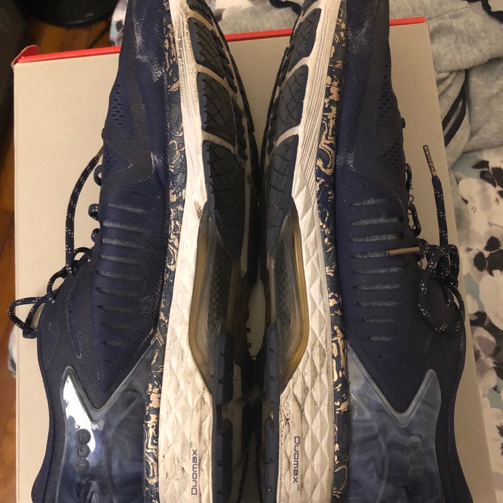 Running shoes - Picture 2 of 10
